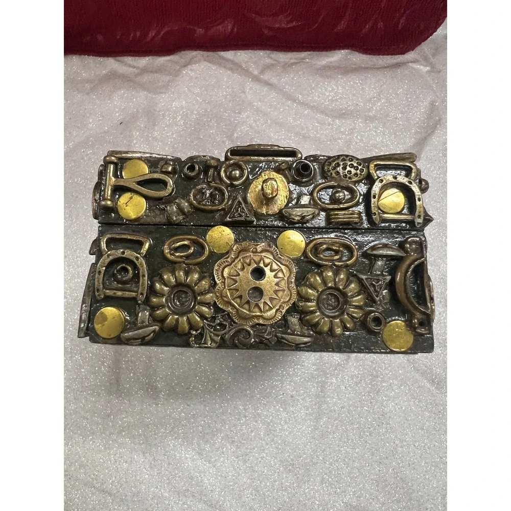 UNIQUE VINTAGE TRINKET BOX A LITTLE OF ALL‎ 4.5 X 3.5 (1505)